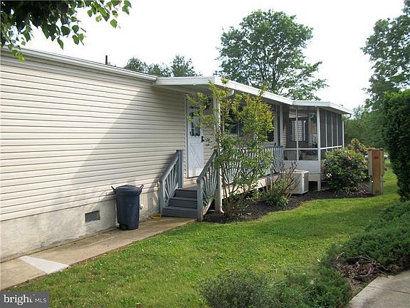 4th image of 770 Aspen Cir