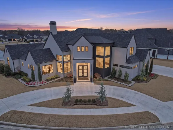 7303 E College St, Broken Arrow, OK 74014