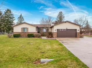 6434 Hollyhock Trl, Brighton, MI