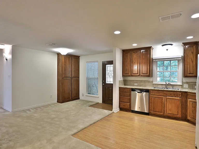 2650 Madison Ave #1/2 — Photo 11