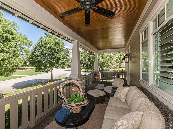 5th image of 906 Big Oak Cir