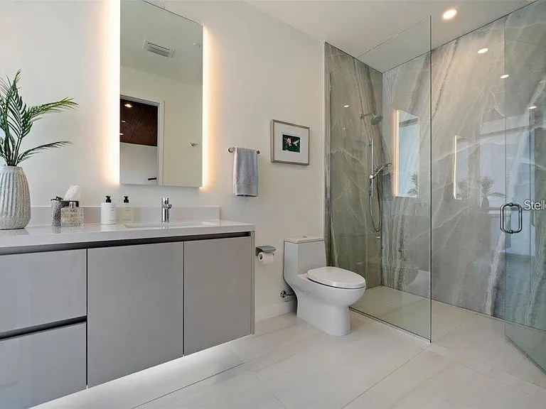 111 Golden Gate Point #Penthouse 802 — Photo 25