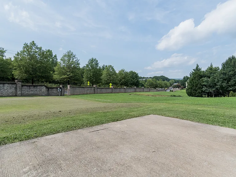 1322 Deer Trail Rd — Photo 3