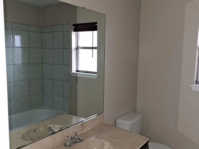 2426 Spring Dusk Ln — Photo 15