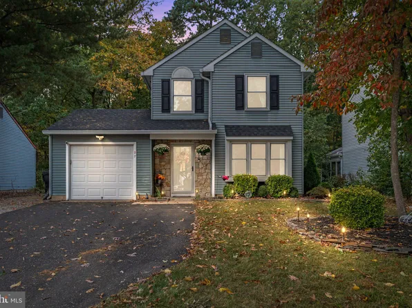 27 Woodvale Dr, Atco, NJ 08004
