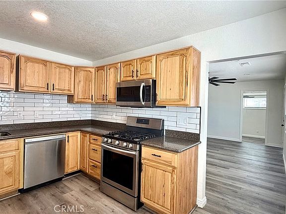 5th image of 821 Caliente Dr