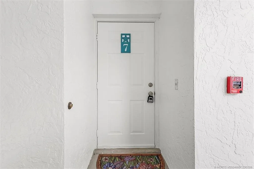 2 bed, 2.0 bath, 1135 sqft, $3,000 — Photo 3
