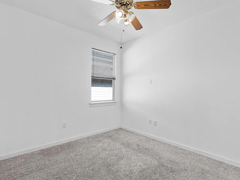 13513 Clerk St — Photo 21