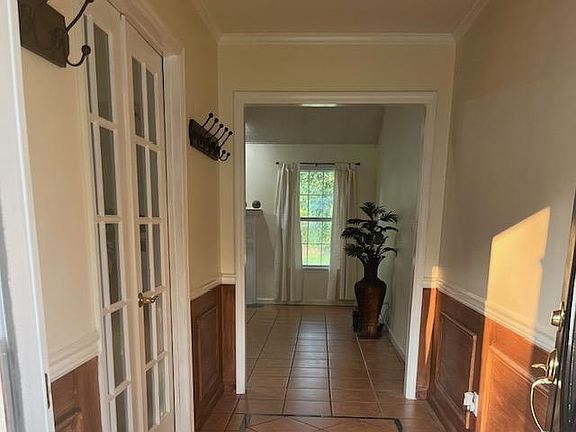 5th image of 3886 Stratford Cir