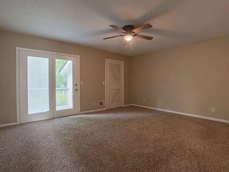 26 Bedford Ct — Photo 24