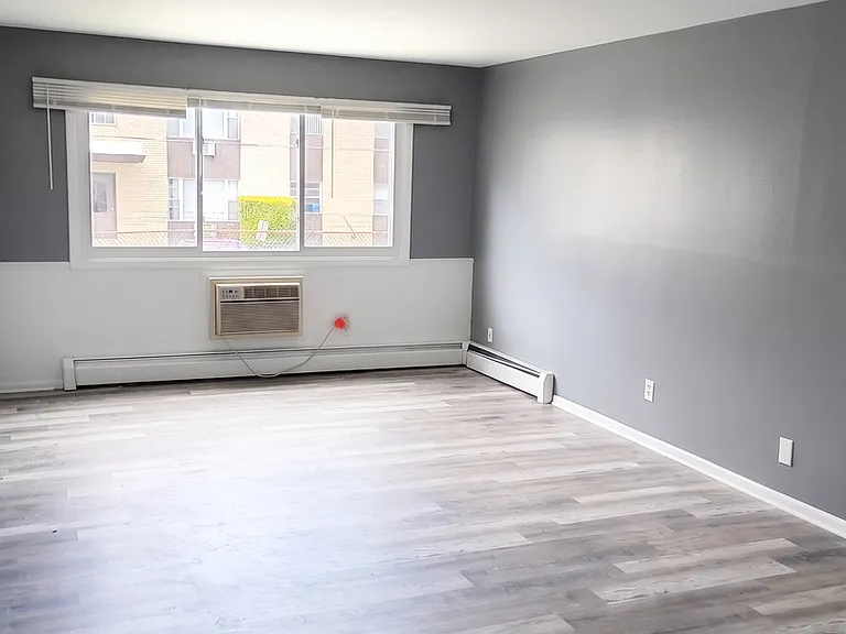 Sation Hills Apartments in Kenosha, WI — Photo 17