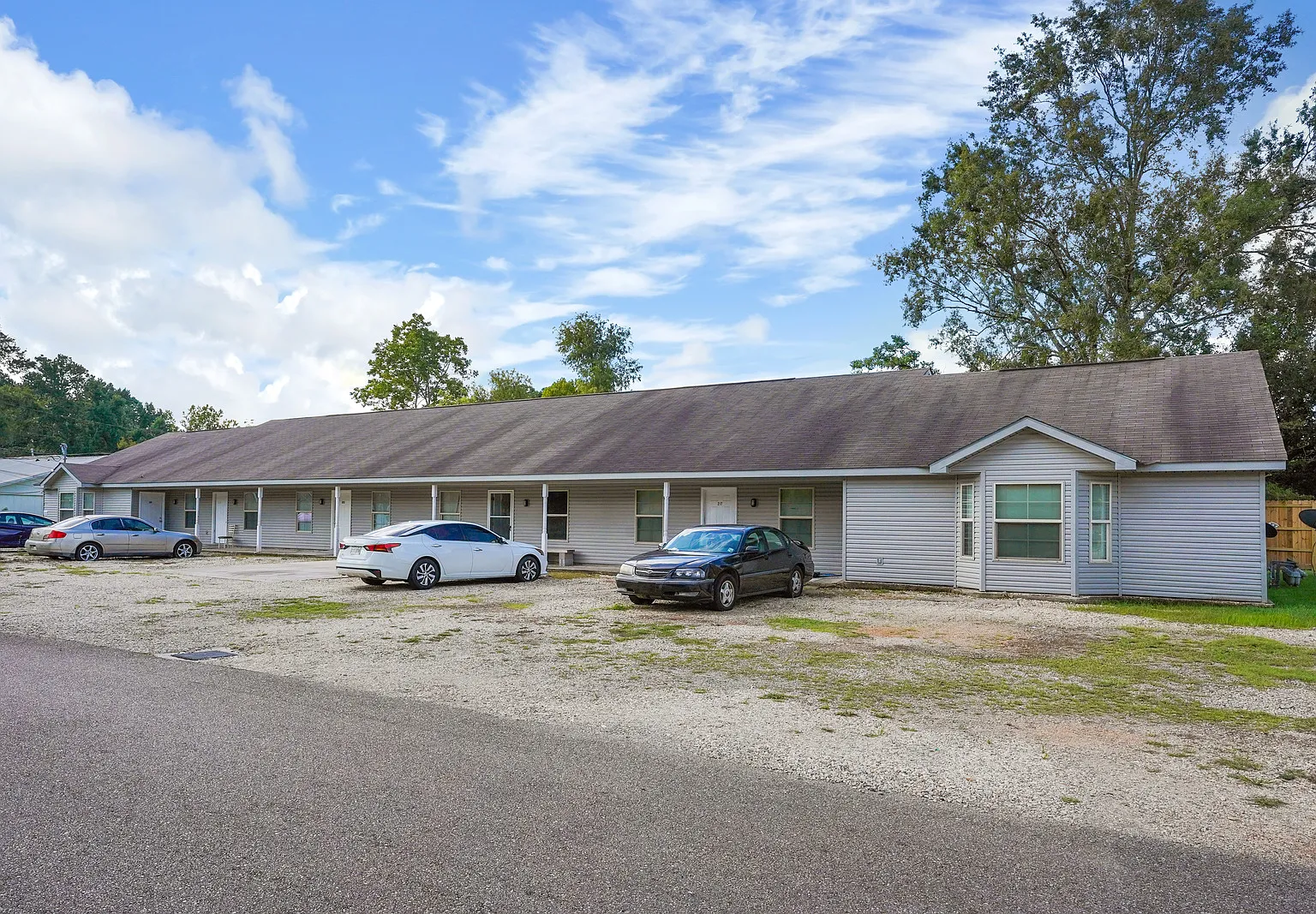 2 bed, 1.5 bath, 900 sqft, $845 — Photo 1