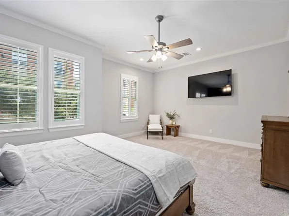 1324 W Pierce St, Houston, TX 77019