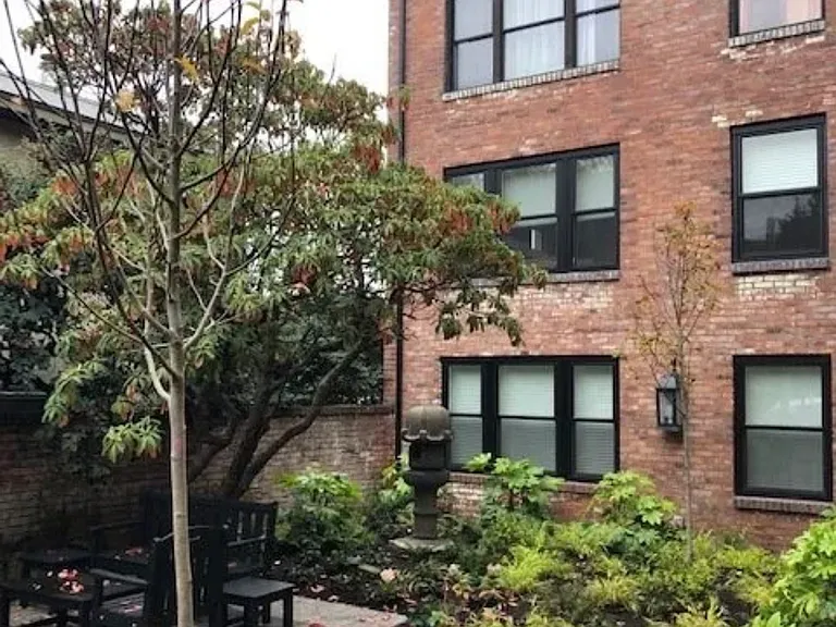 421 Summit Ave E #204 — Photo 1