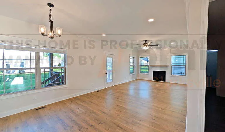 576 Dexter Dr — Photo 15