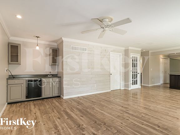 5th image of 721 Cedar Glen Dr