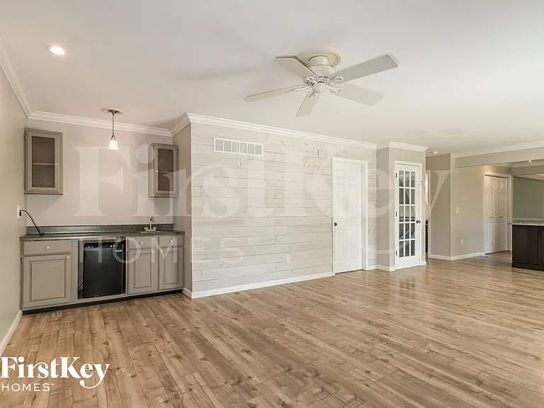 721 Cedar Glen Dr — Photo 5