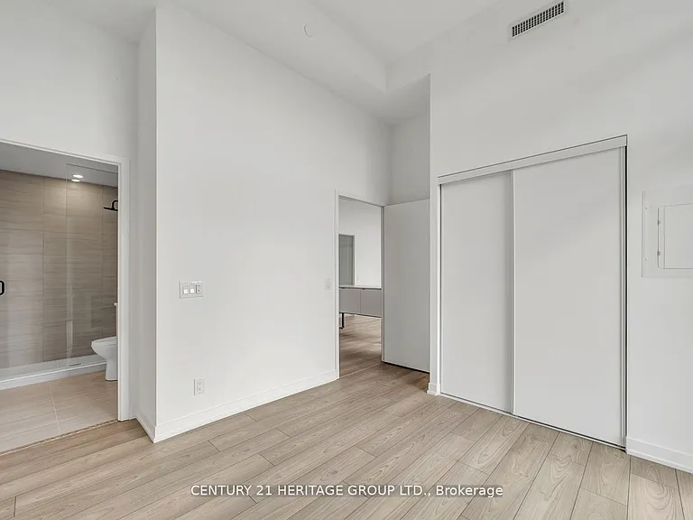 285 Dufferin St #422 — Photo 23