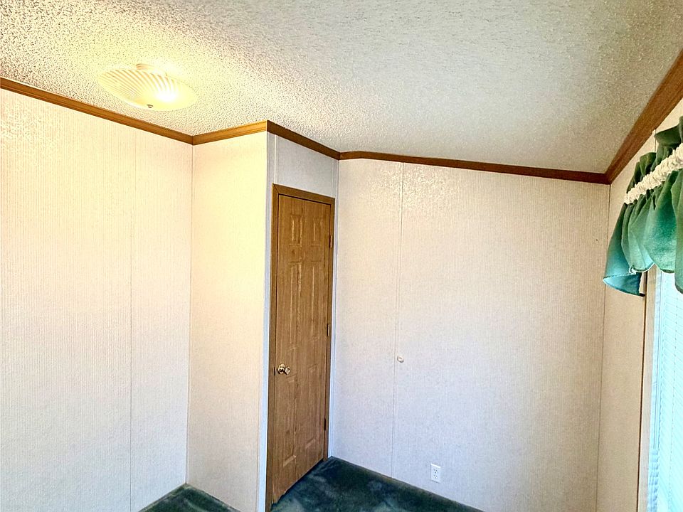 19th image of 720 2nd St