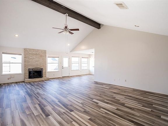 2nd image of 3027 Winchester Way