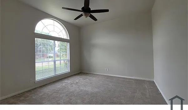 5 bed, 2626 sqft, $3,800 — Photo 4