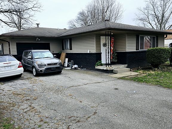 3rd image of 1615 Manhattan Ave