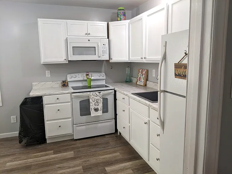 105 Linden Streetlower S — Photo 2