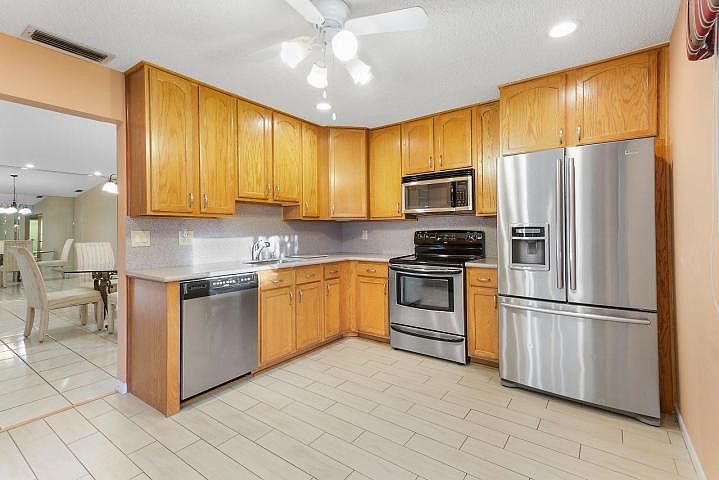 1st image of 5491 Viburnum Cir