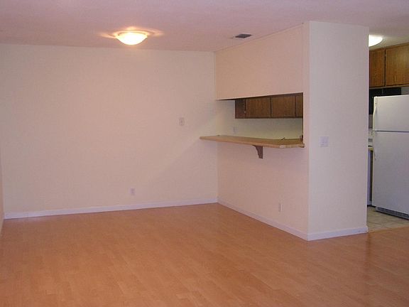 4th image of 1132 Drummond Ave
