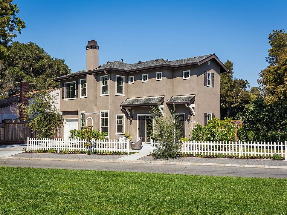 1st image of 15 Iris Ln