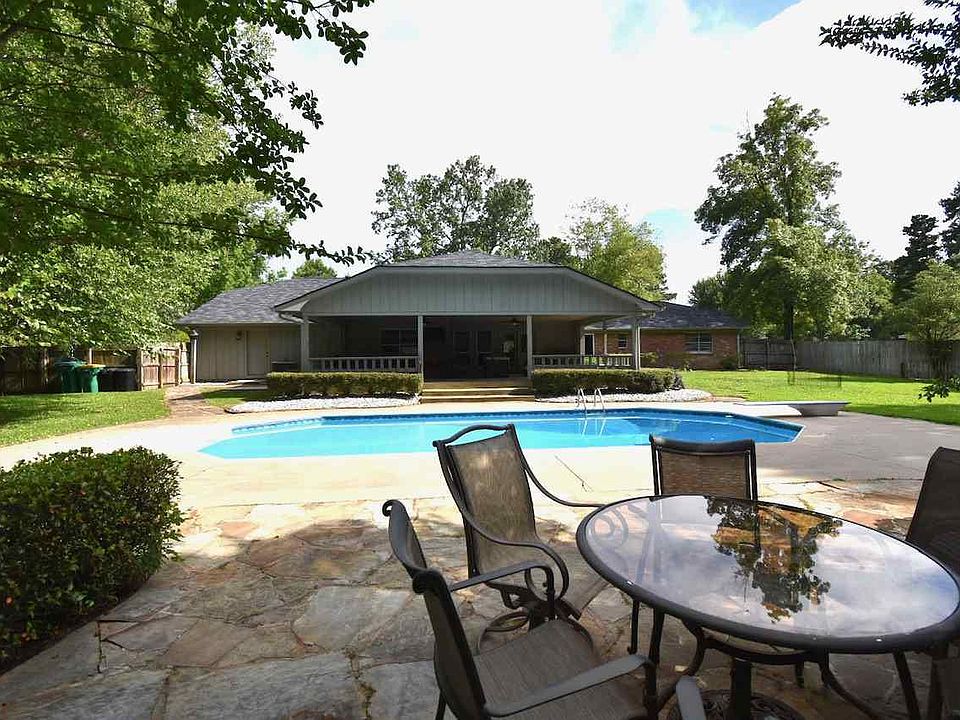 1st image of 26 Summer Ln