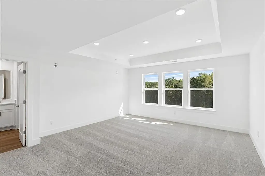3 bed, 2.5 bath, 1919 sqft, $2,300 — Photo 4