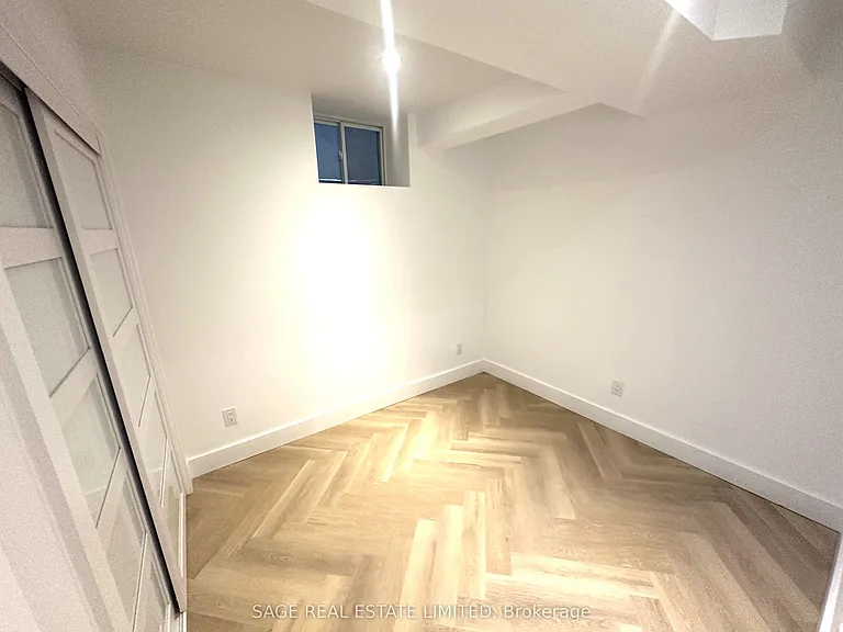 328 Rusholme Rd #LOWER — Photo 8