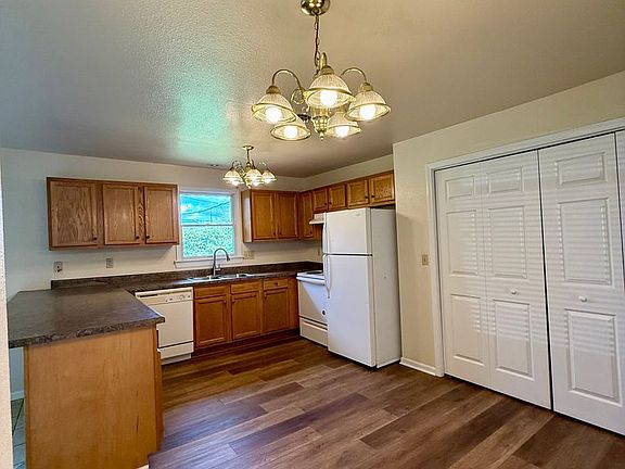 4th image of 611 N Louise Ave #B