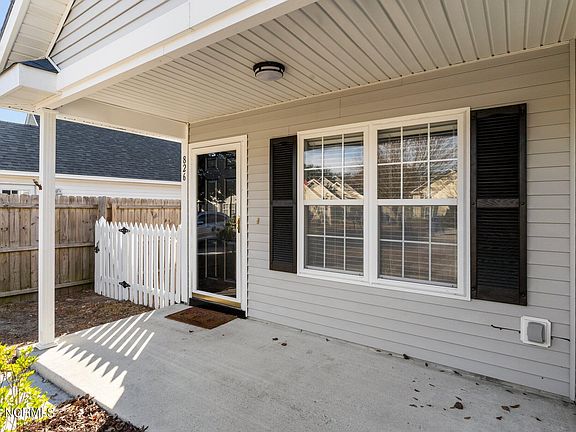 5th image of 826 Southern Charm Drive