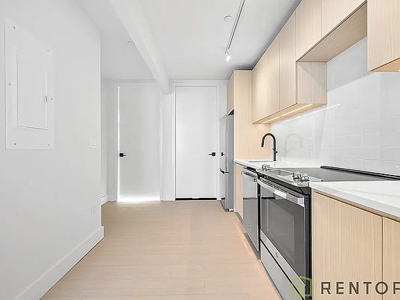 4th image of 1634 Flatbush Ave #1302