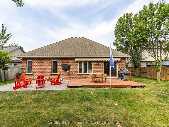 3rd image of 45 Graydon Dr