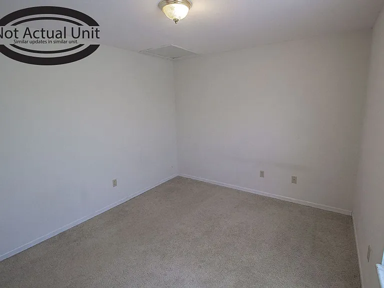 1413-1415 N Frideriki Dr — Photo 23
