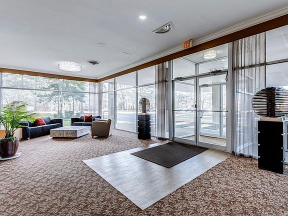 5th image of 6641 Wakefield Dr APT 920
