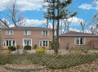 1995 Green Trails Dr, Lisle, IL
