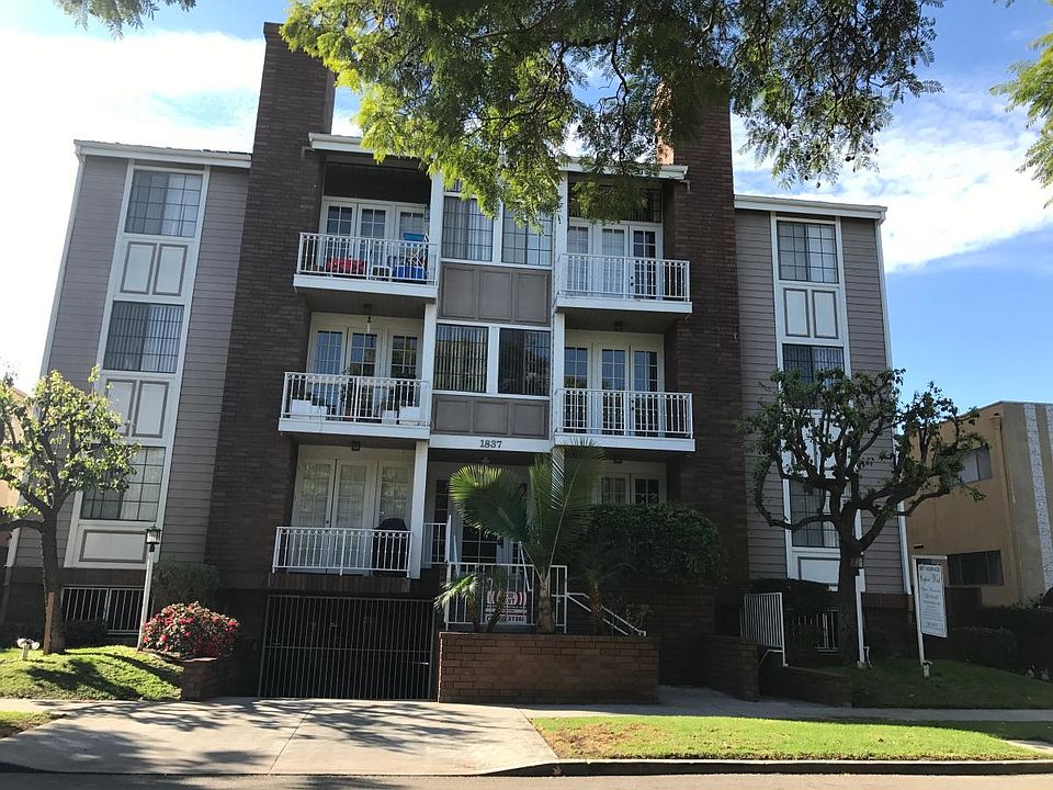 Building 3 story (12 units) 