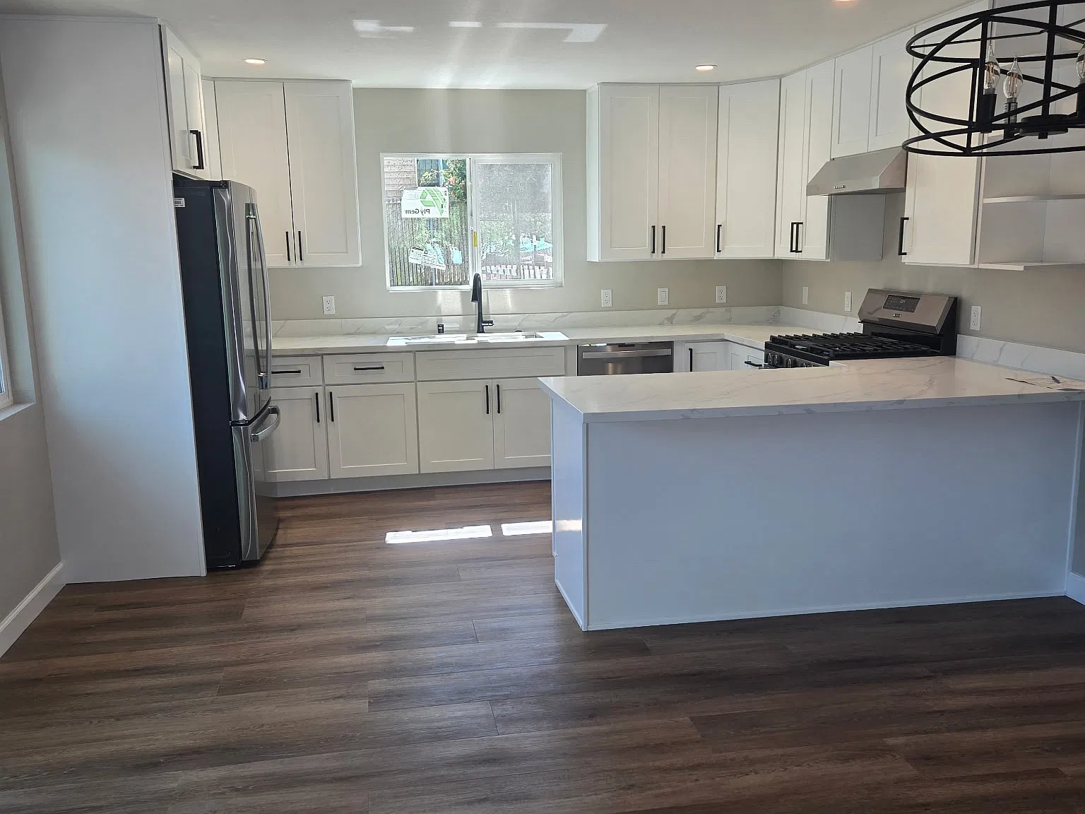 4 bed, 1649 sqft, $4,250 — Photo 2
