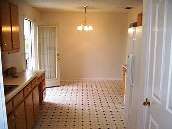 3rd image of 2711 Windemere Dr