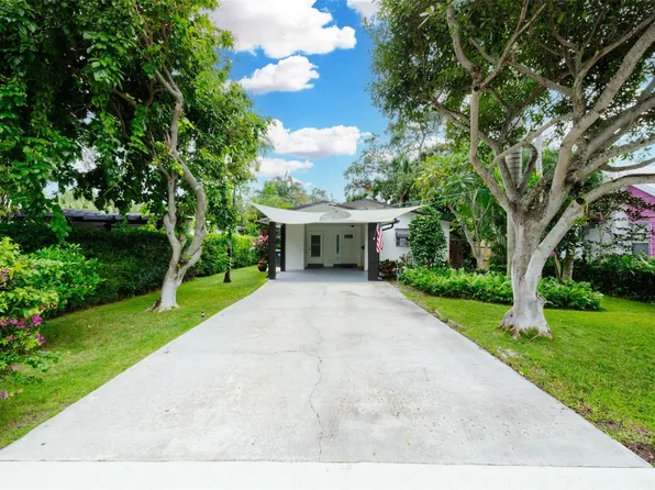 718 N Lakeside Drive, Lake Worth Beach, FL 33460