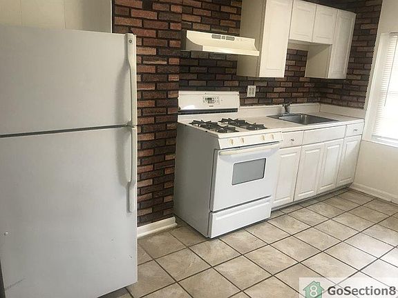 2nd image of 618 N Belnord Ave