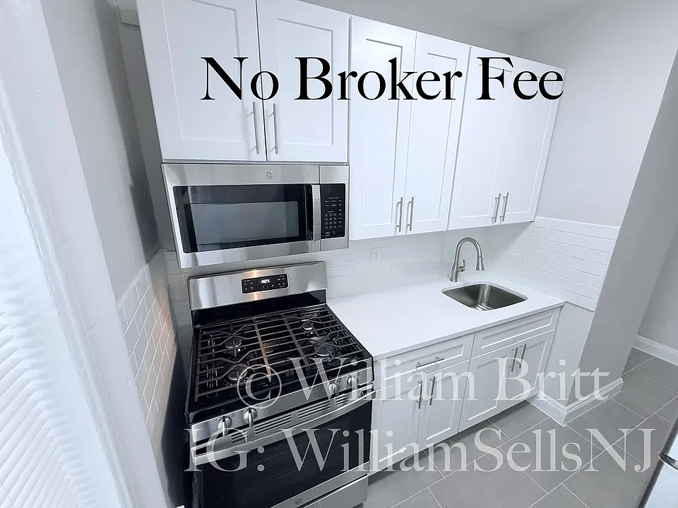 125-127 Corbin Ave #404A