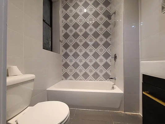 Rented by Dwelling NY Realty Inc | media 10