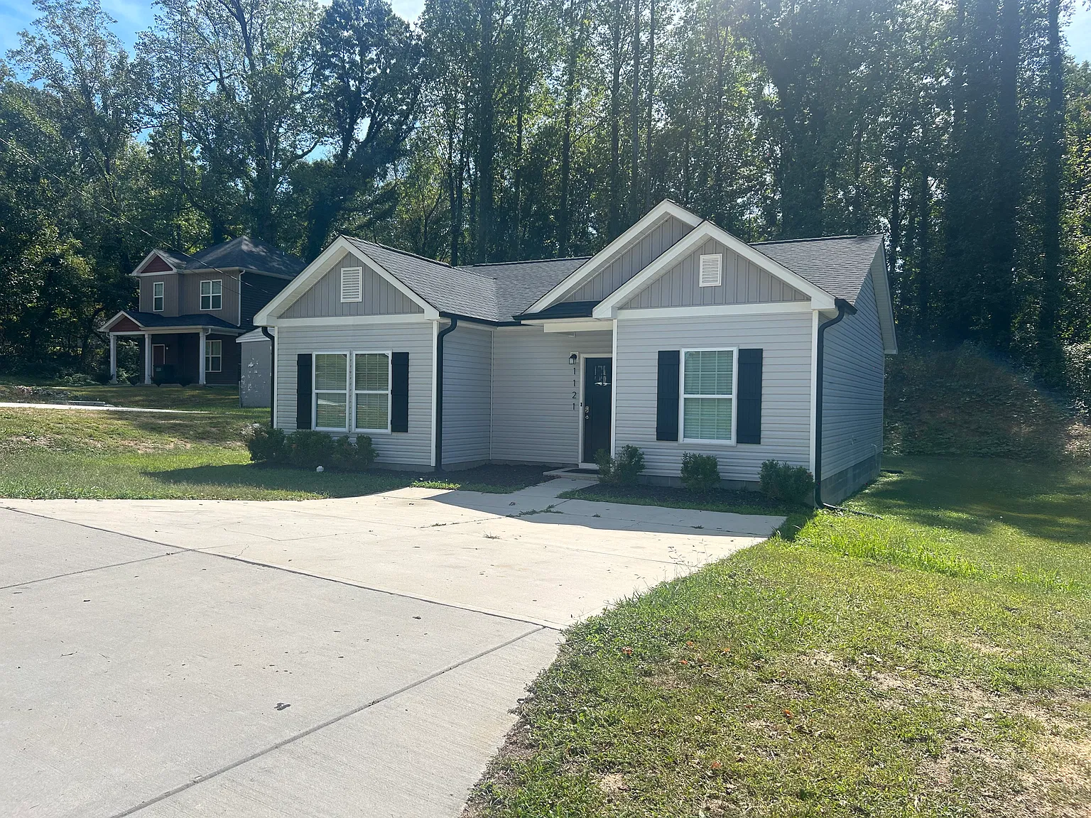 3 bed, 1200 sqft, $1,595 — Photo 3