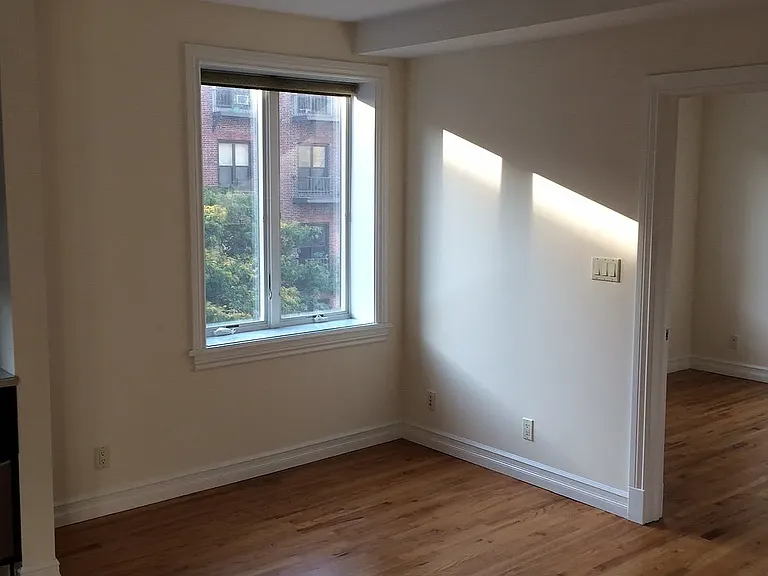 175 Payson Ave #4A — Photo 7