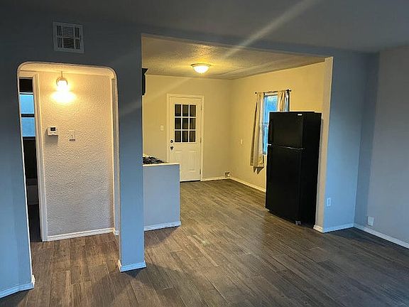 4th image of 4728 Sierra Vista Dr